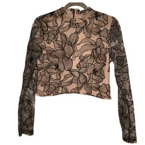 Mina Cropped Lace Top Blouse Wayf Size Medium NWT Caitlin The Flash Frost Chiara
